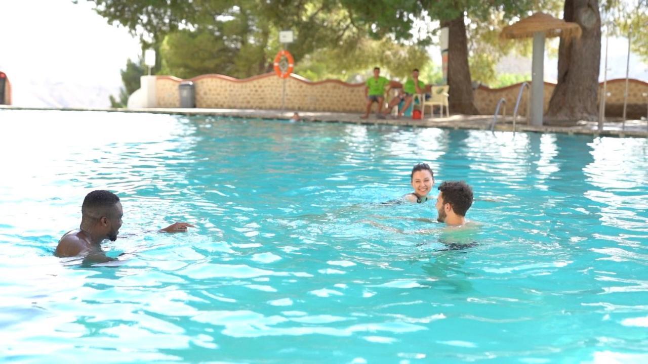 Balneario De Alicun De Las Torres Villanueva de las Torres Экстерьер фото