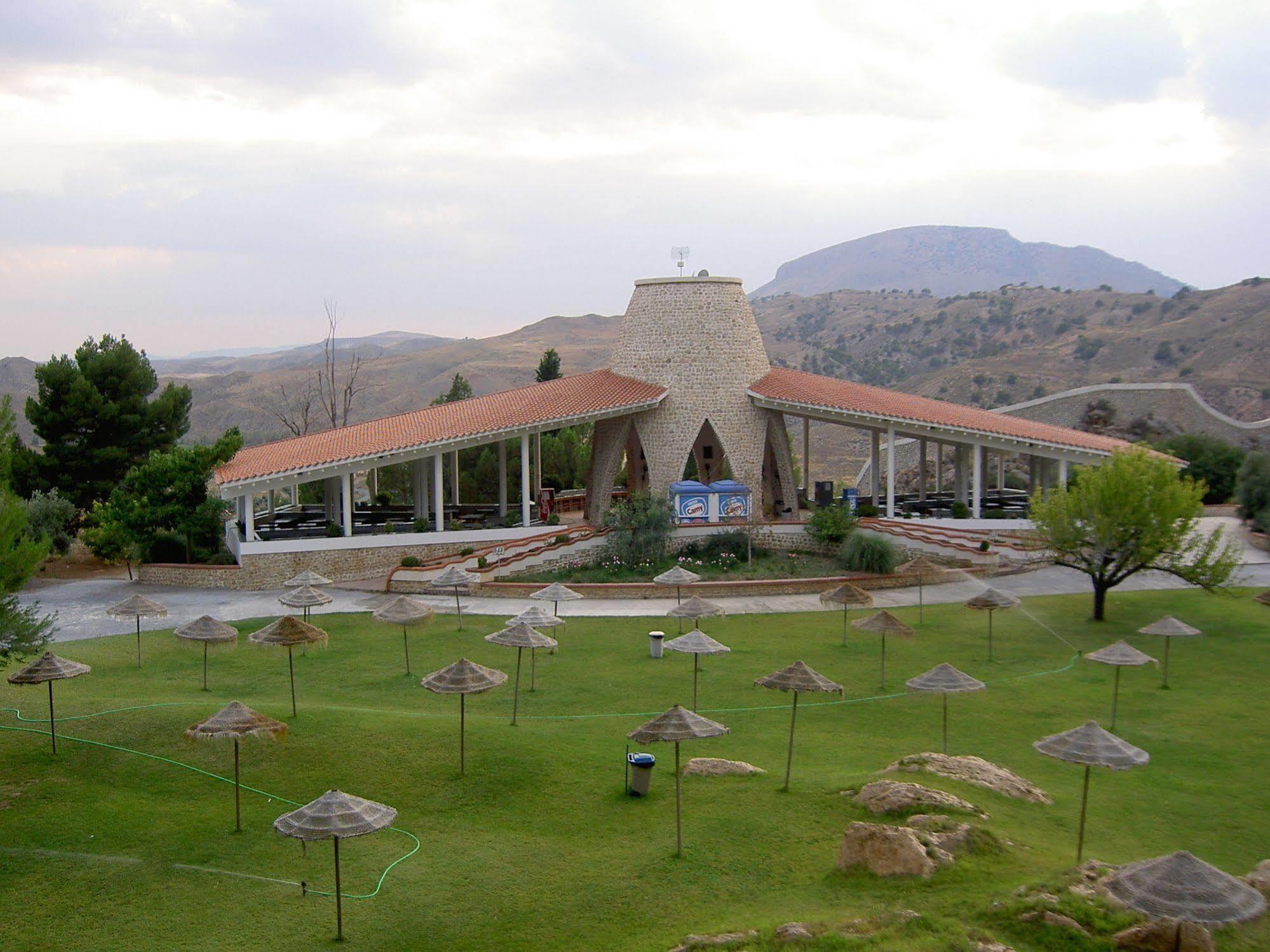 Balneario De Alicun De Las Torres Villanueva de las Torres Экстерьер фото